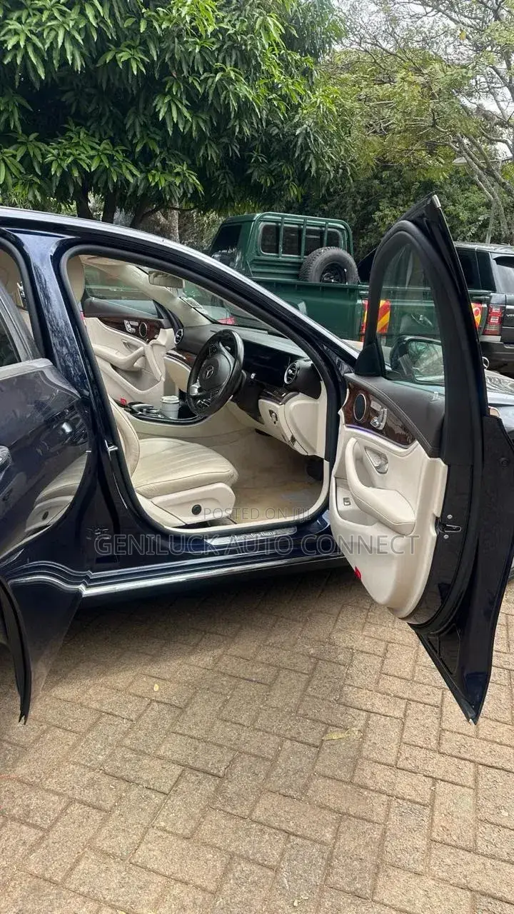 Mercedes-Benz E400 2017 Black