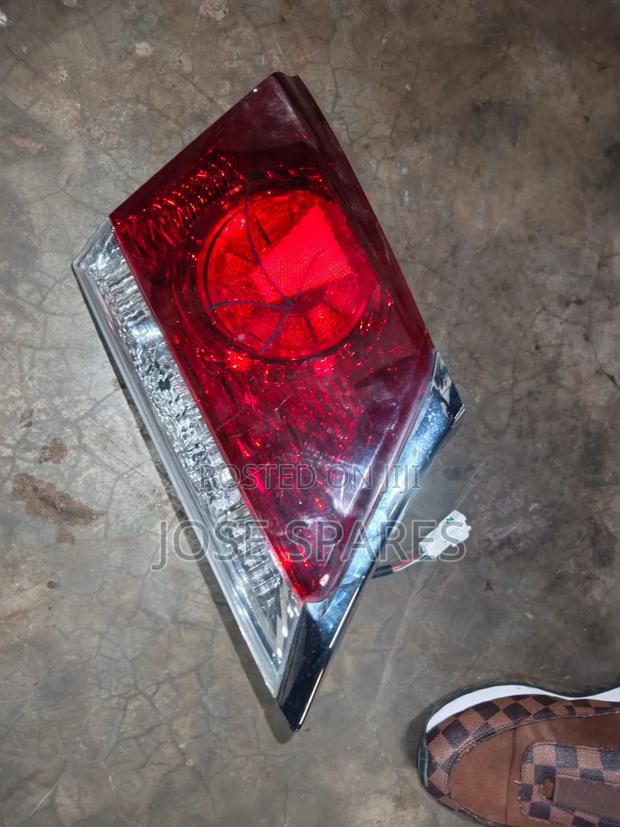 Toyota Crown Bootlight - thumbnail 2