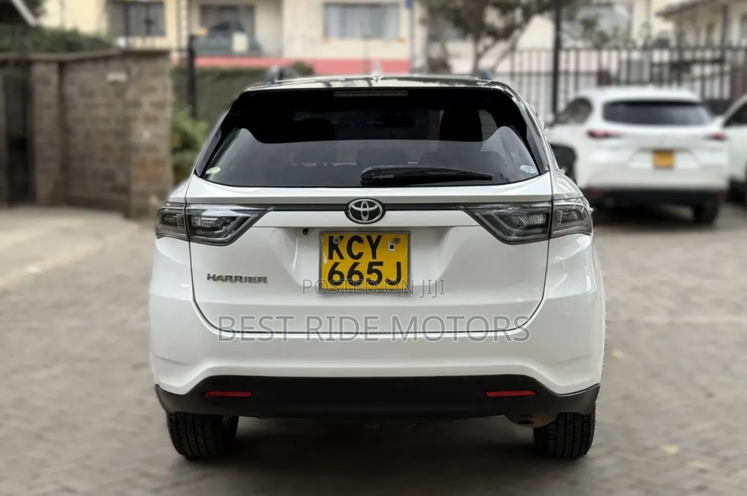 Toyota Harrier 2.0 2014 White
