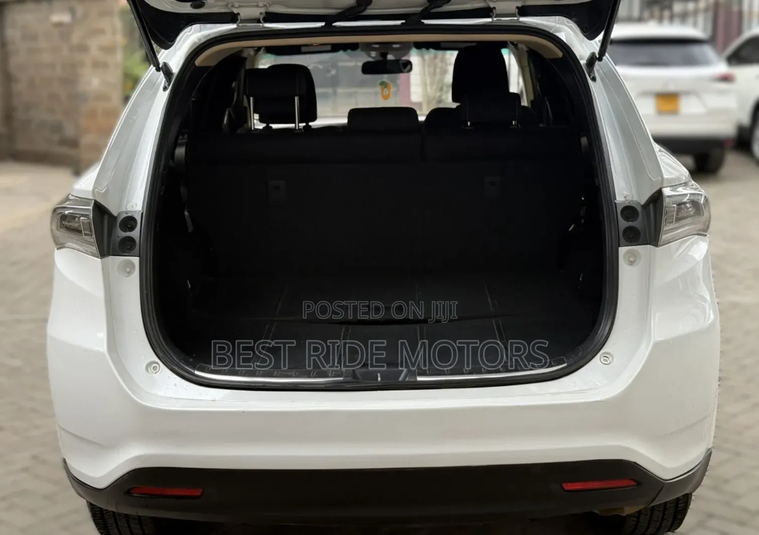 Toyota Harrier 2.0 2014 White