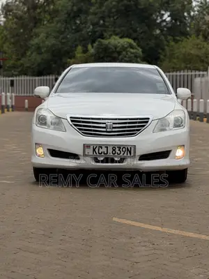 Toyota Crown 2009 White