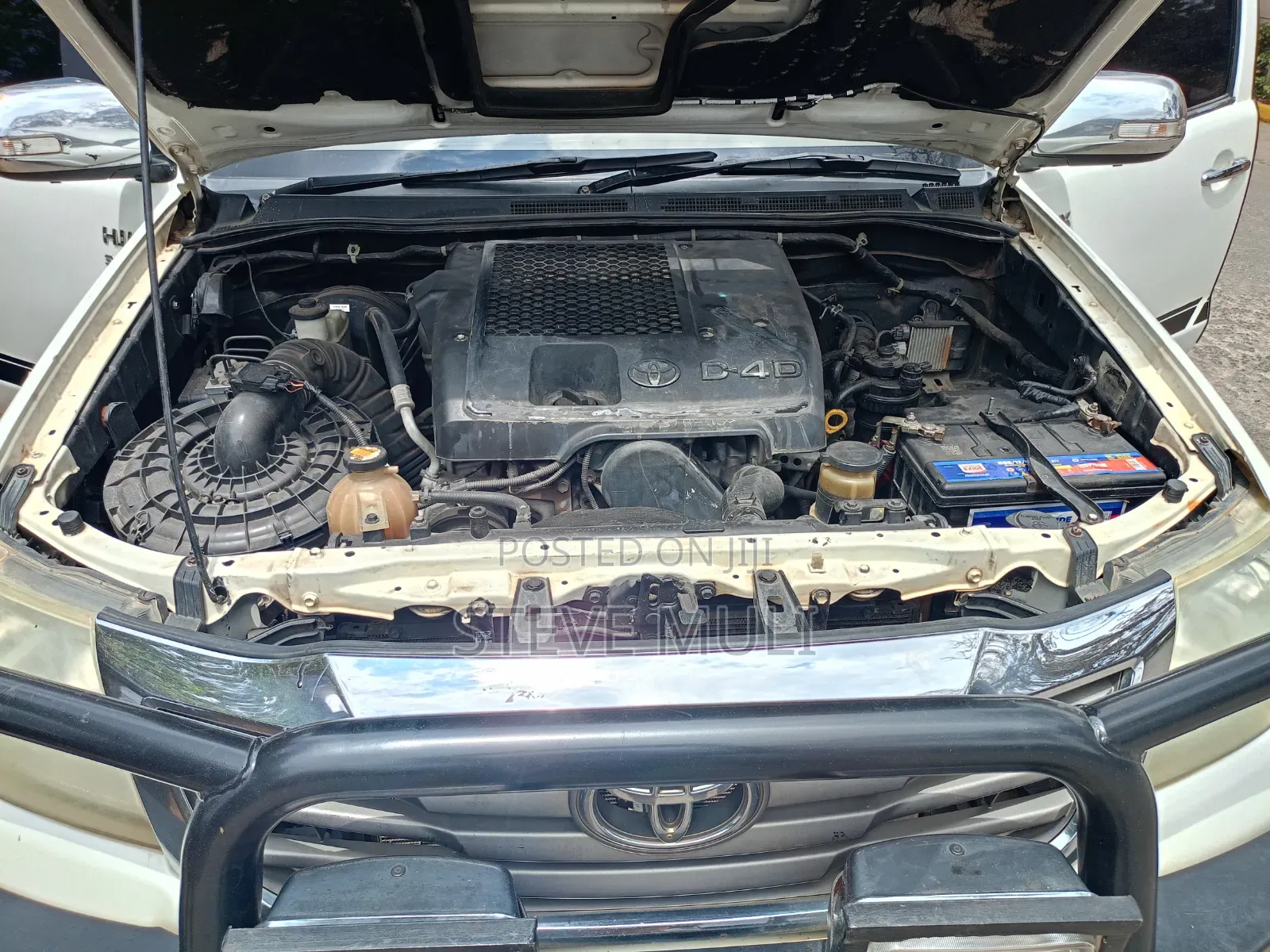 Toyota Hilux 2012 White