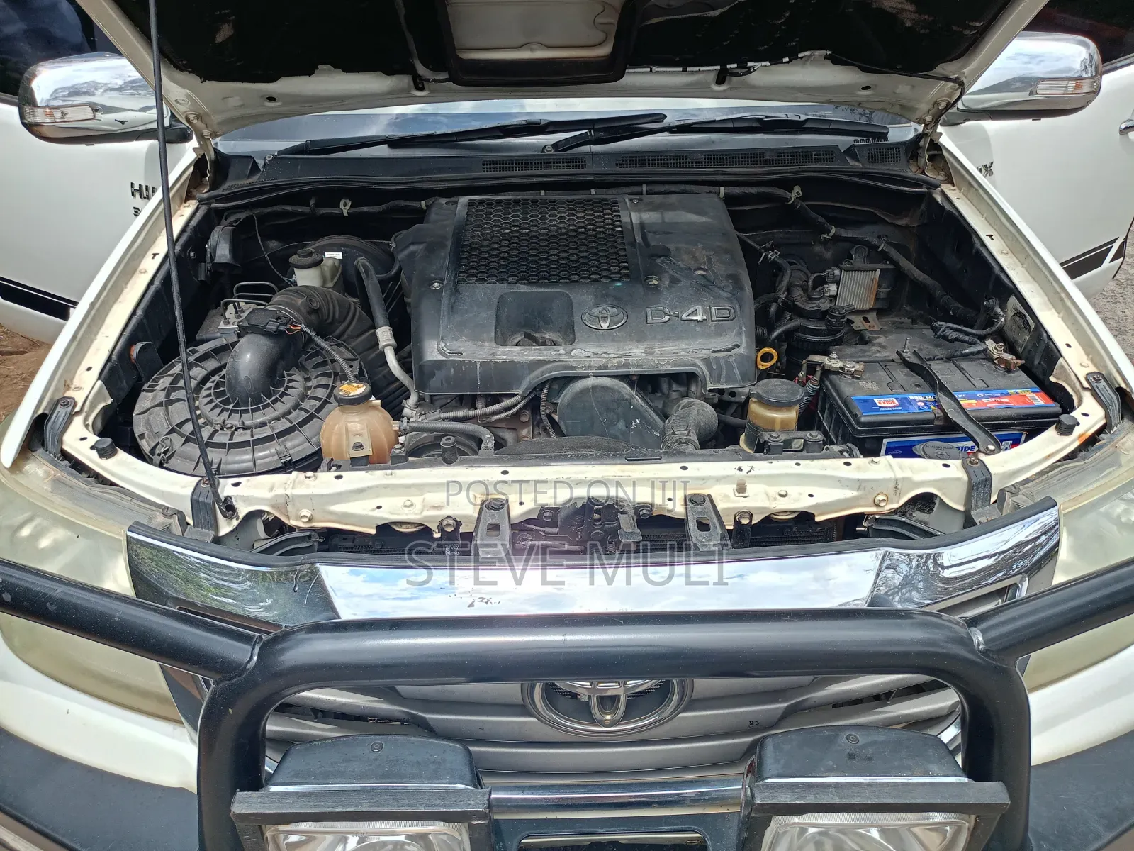Toyota Hilux 2012 White