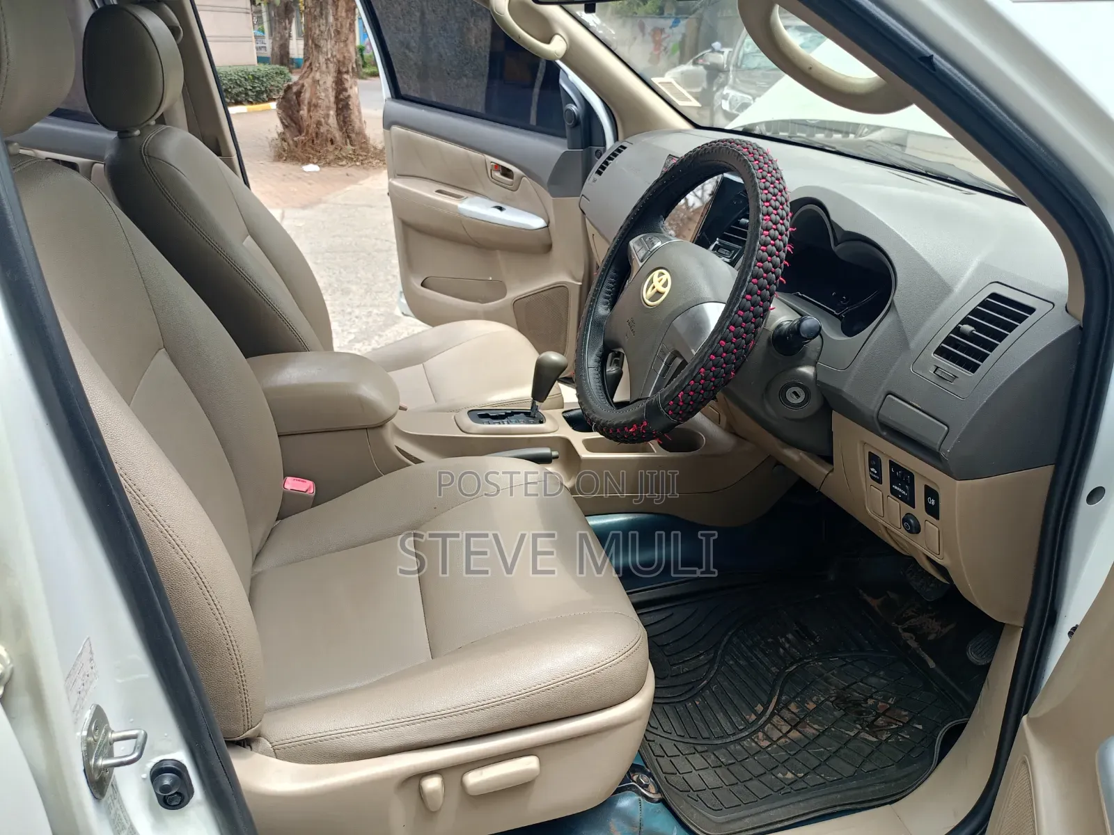 Toyota Hilux 2012 White