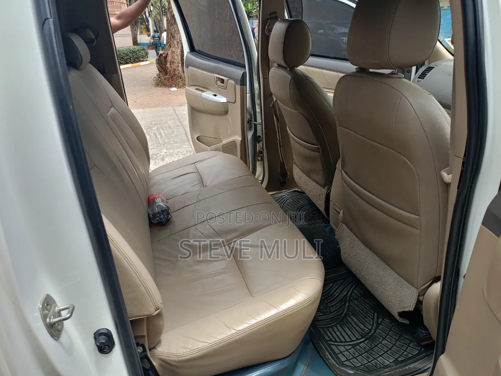 Toyota Hilux 2012 White