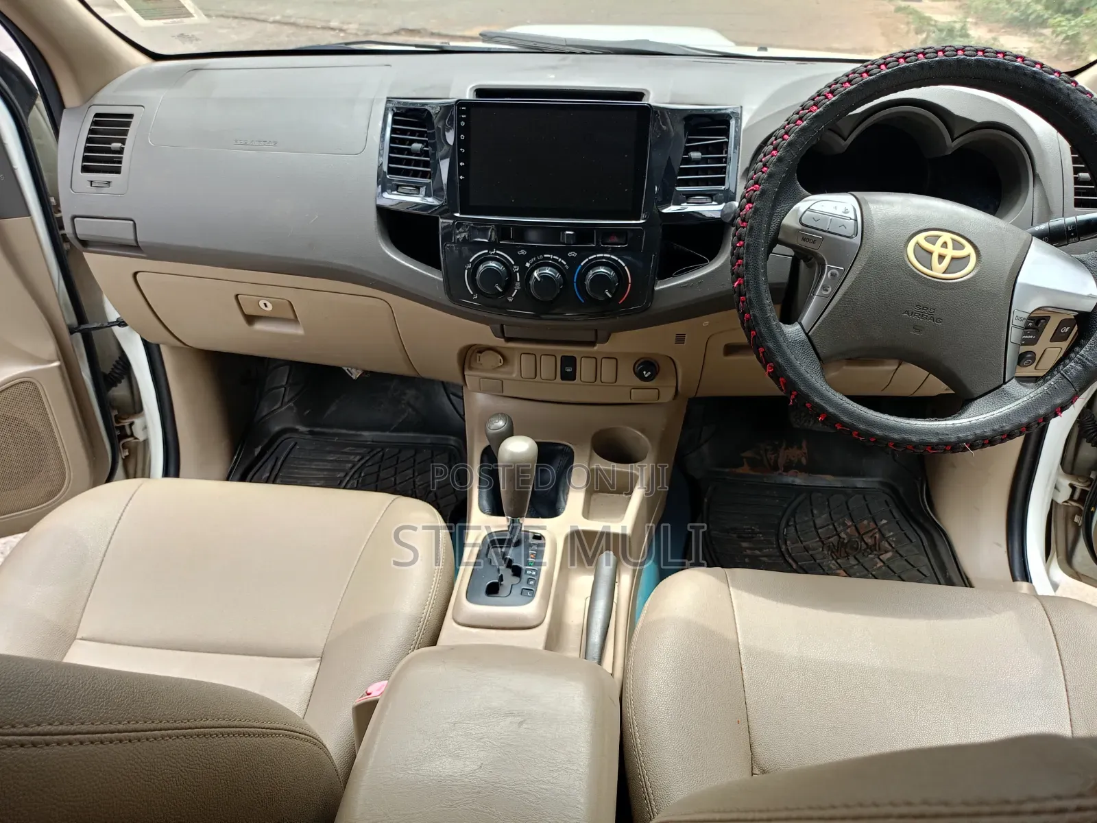 Toyota Hilux 2012 White