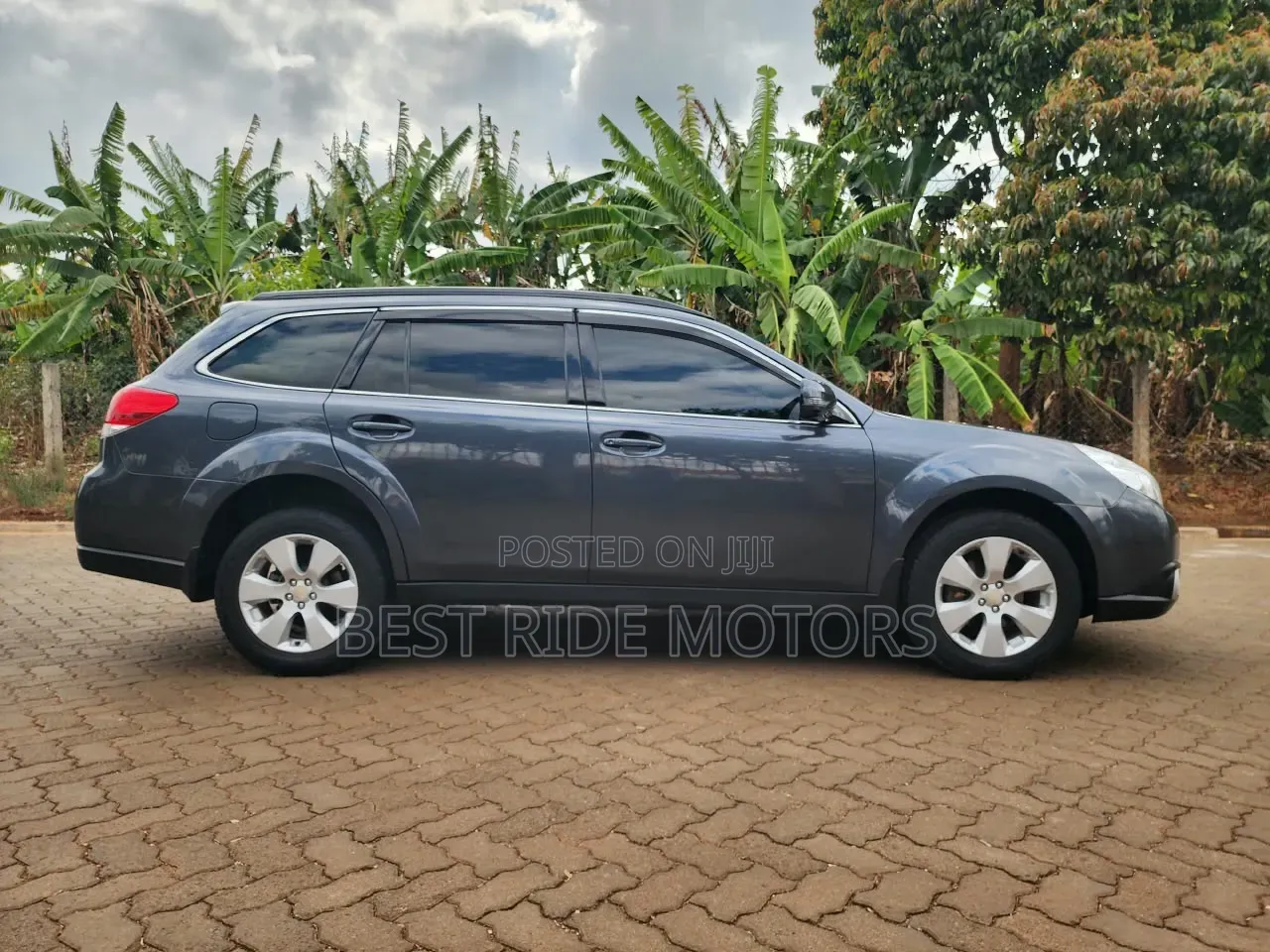 Subaru Outback 2010 Gray
