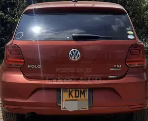 Volkswagen Polo 2012 Orange