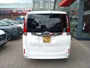 Toyota Noah 2012 White