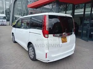 Toyota Noah 2012 White