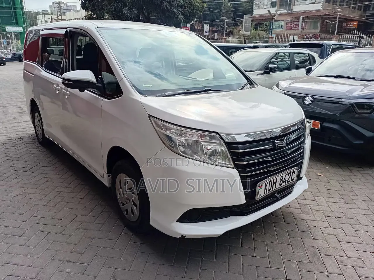 Toyota Noah 2012 White