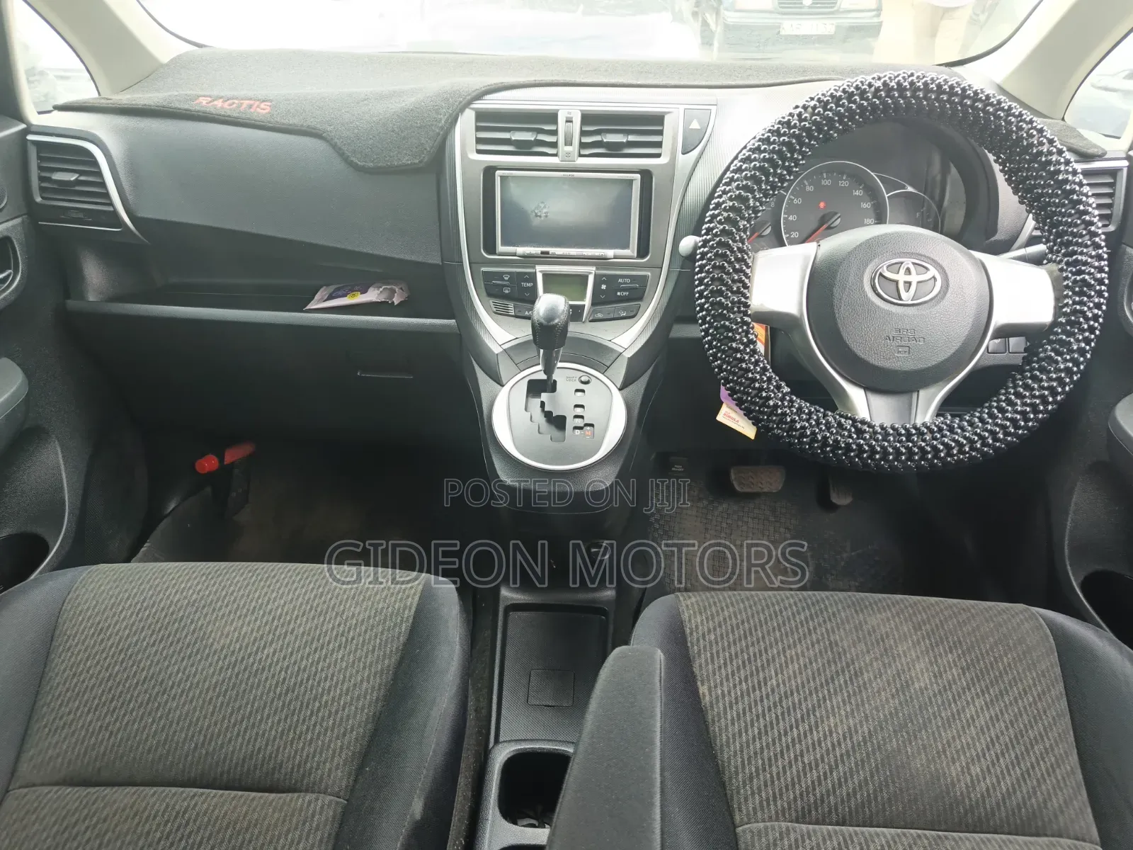 Toyota Ractis 2011 Blue