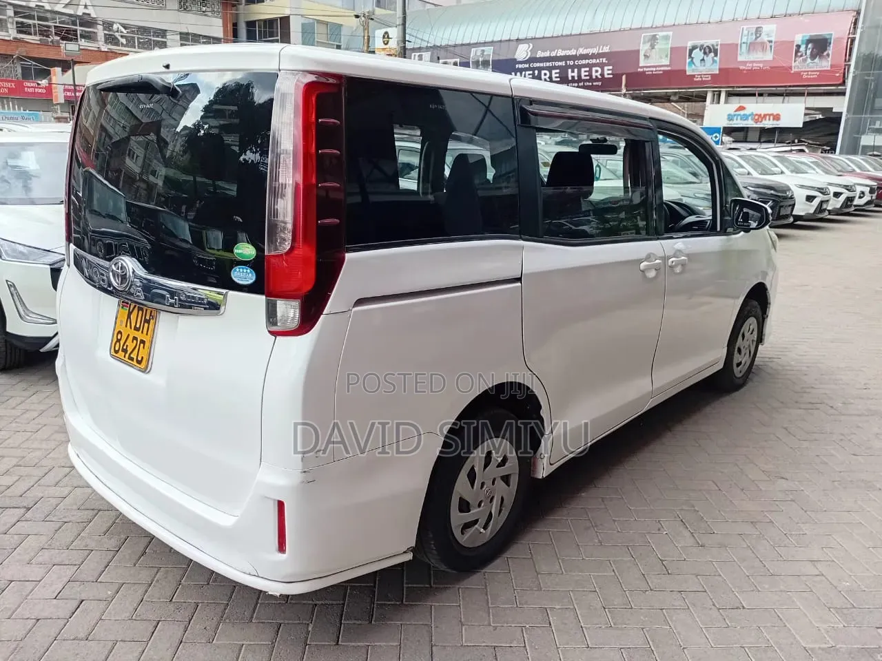 Toyota Noah 2012 White