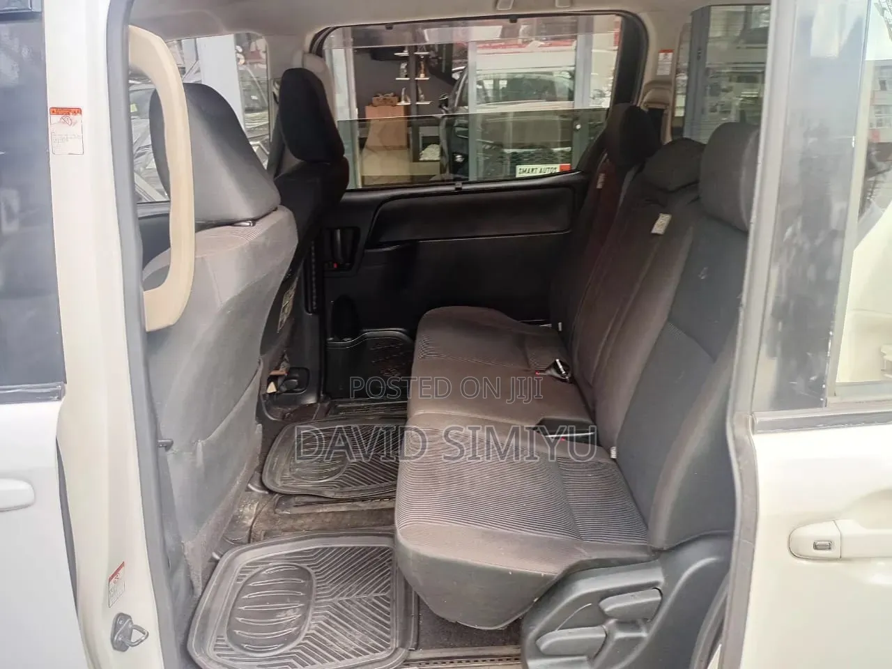 Toyota Noah 2012 White
