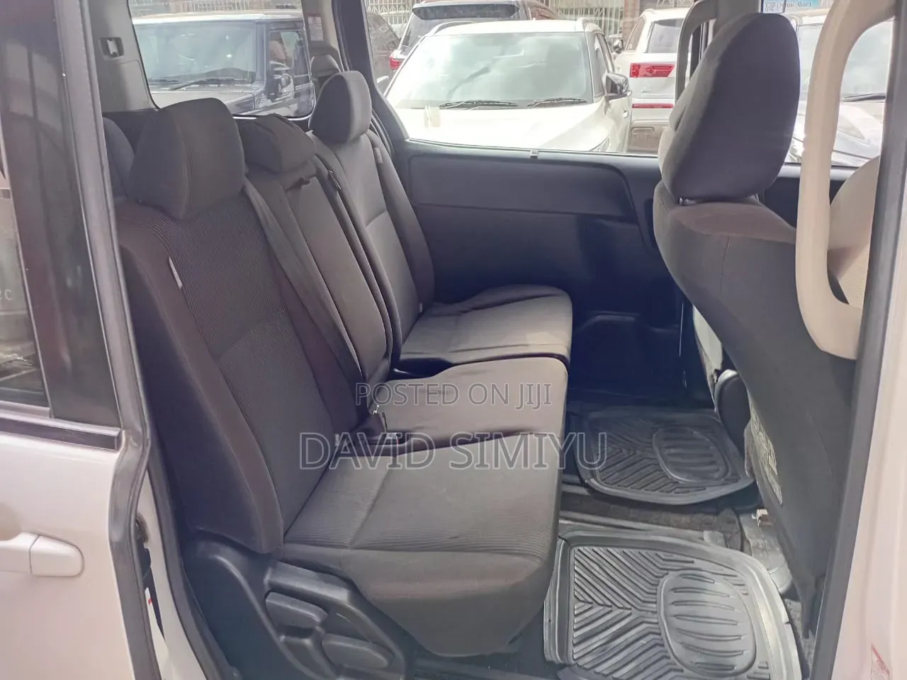 Toyota Noah 2012 White