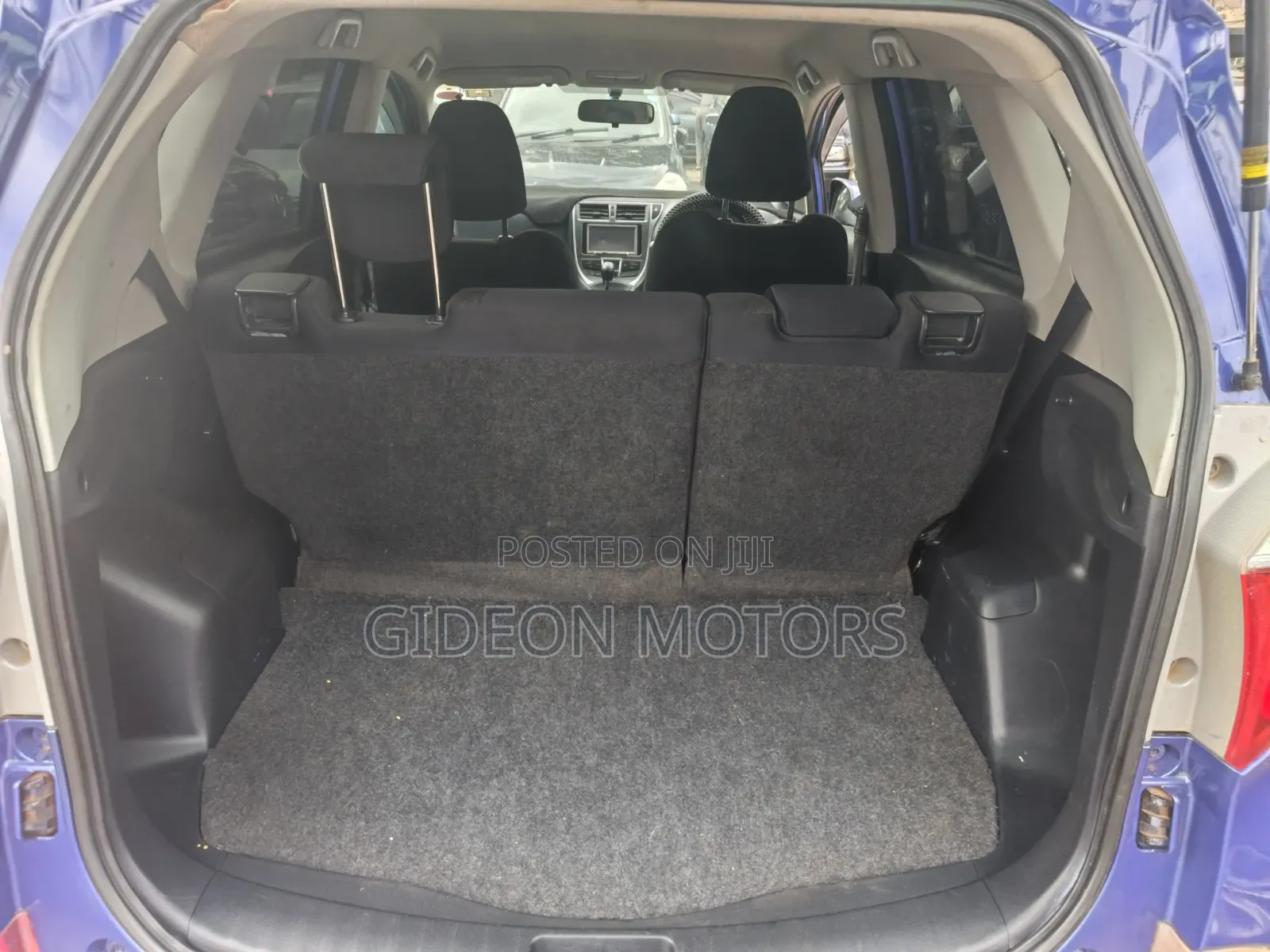Toyota Ractis 2011 Blue