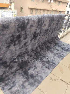 We Are Selling 7×10 Fluffy Carpet Rug for Home Decoration