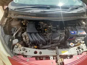 Nissan Note 2012 Maroon