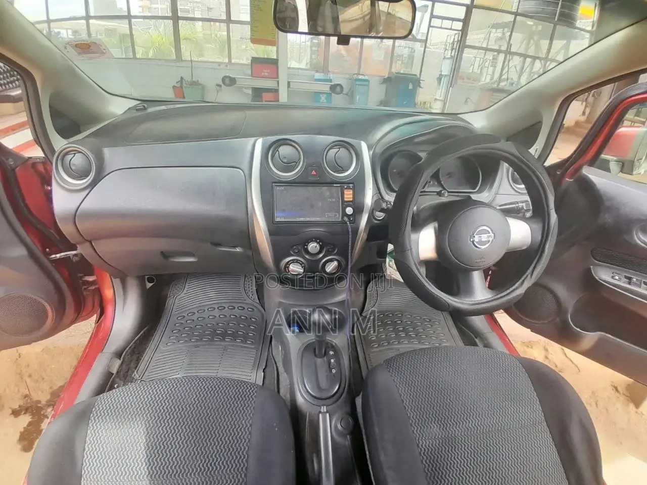 Nissan Note 2012 Maroon