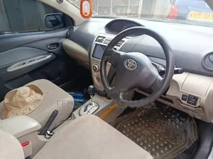 Toyota Belta 2007 Silver