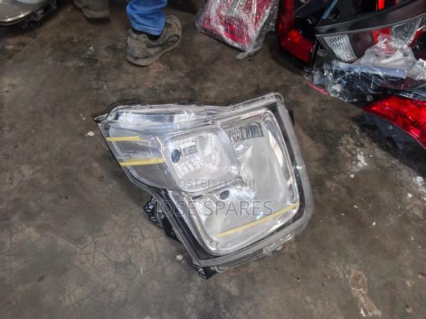 Suzuki Wagon R Headlight - main view