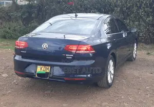 Volkswagen Passat 2016 Blue