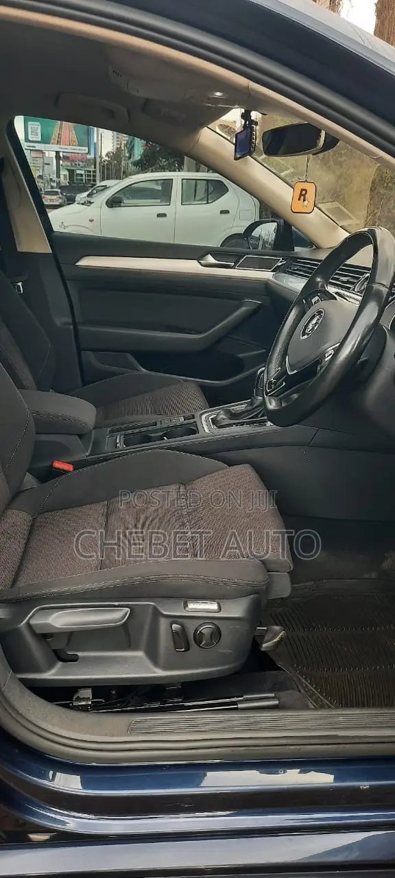 Volkswagen Passat 2016 Blue
