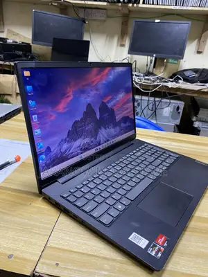 Laptop Lenovo 16GB AMD Ryzen 7 SSD 512GB