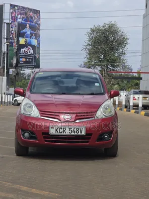 Nissan Note 2011 Maroon