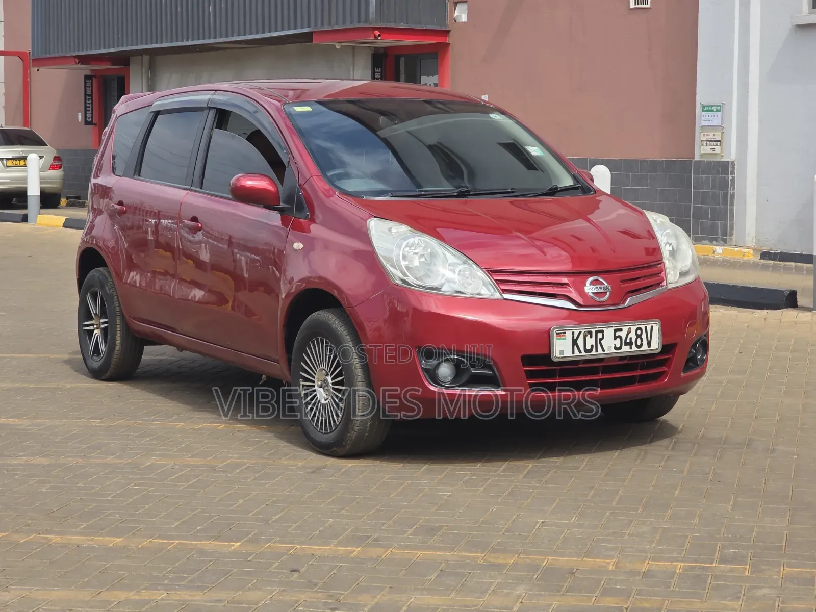 Nissan Note 2011 Maroon