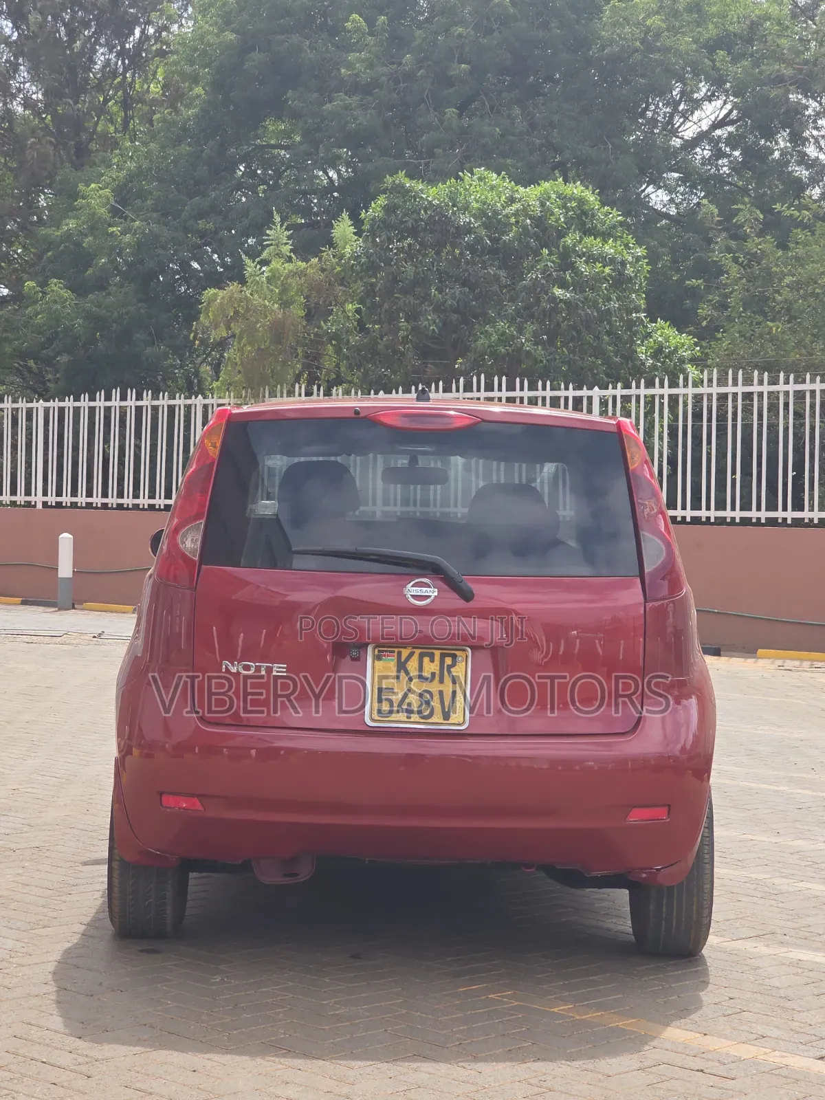Nissan Note 2011 Maroon