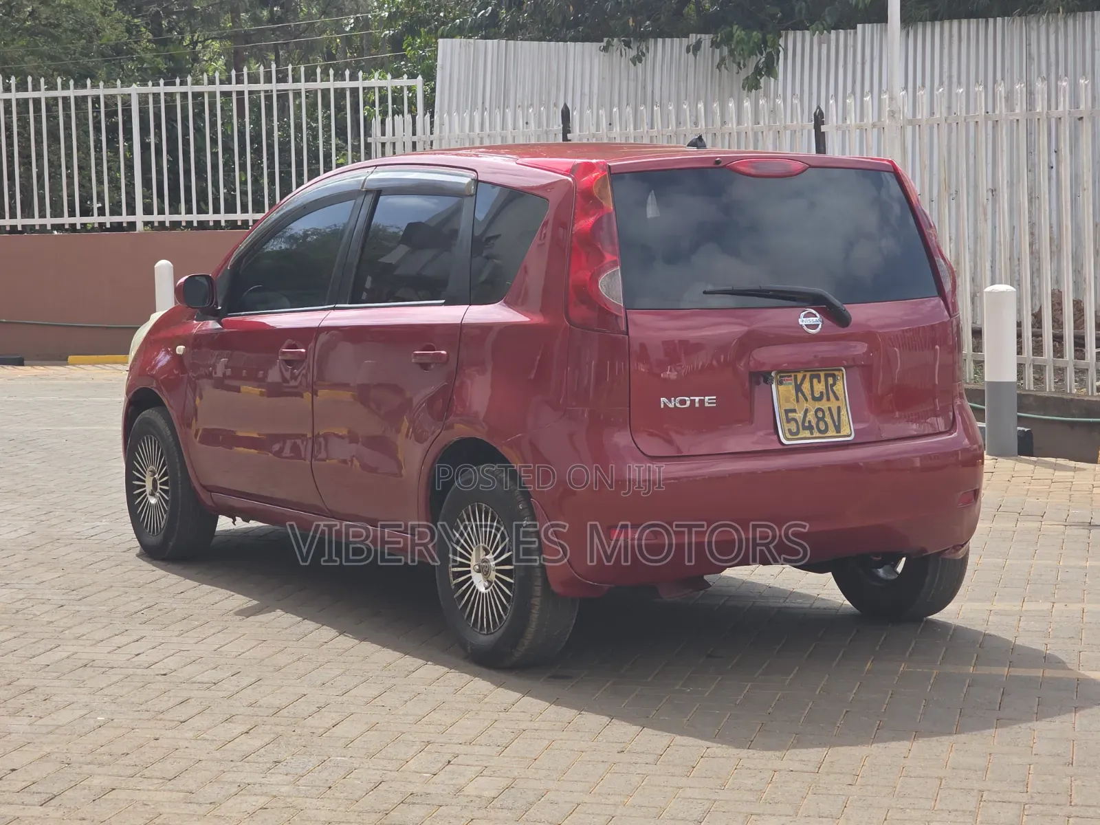 Nissan Note 2011 Maroon