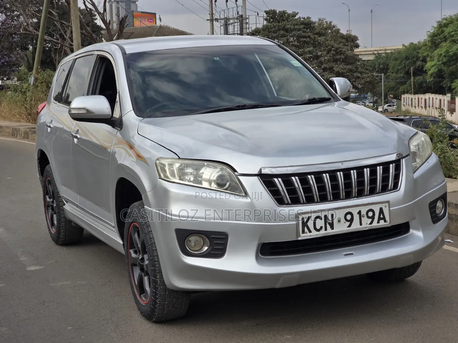Toyota Vanguard 2010 Silver