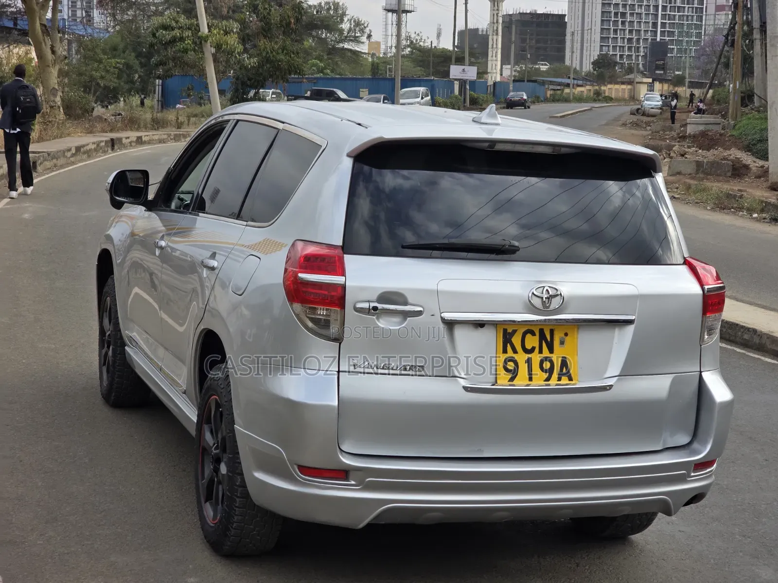 Toyota Vanguard 2010 Silver