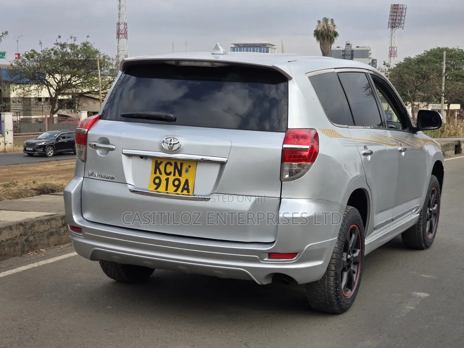 Toyota Vanguard 2010 Silver