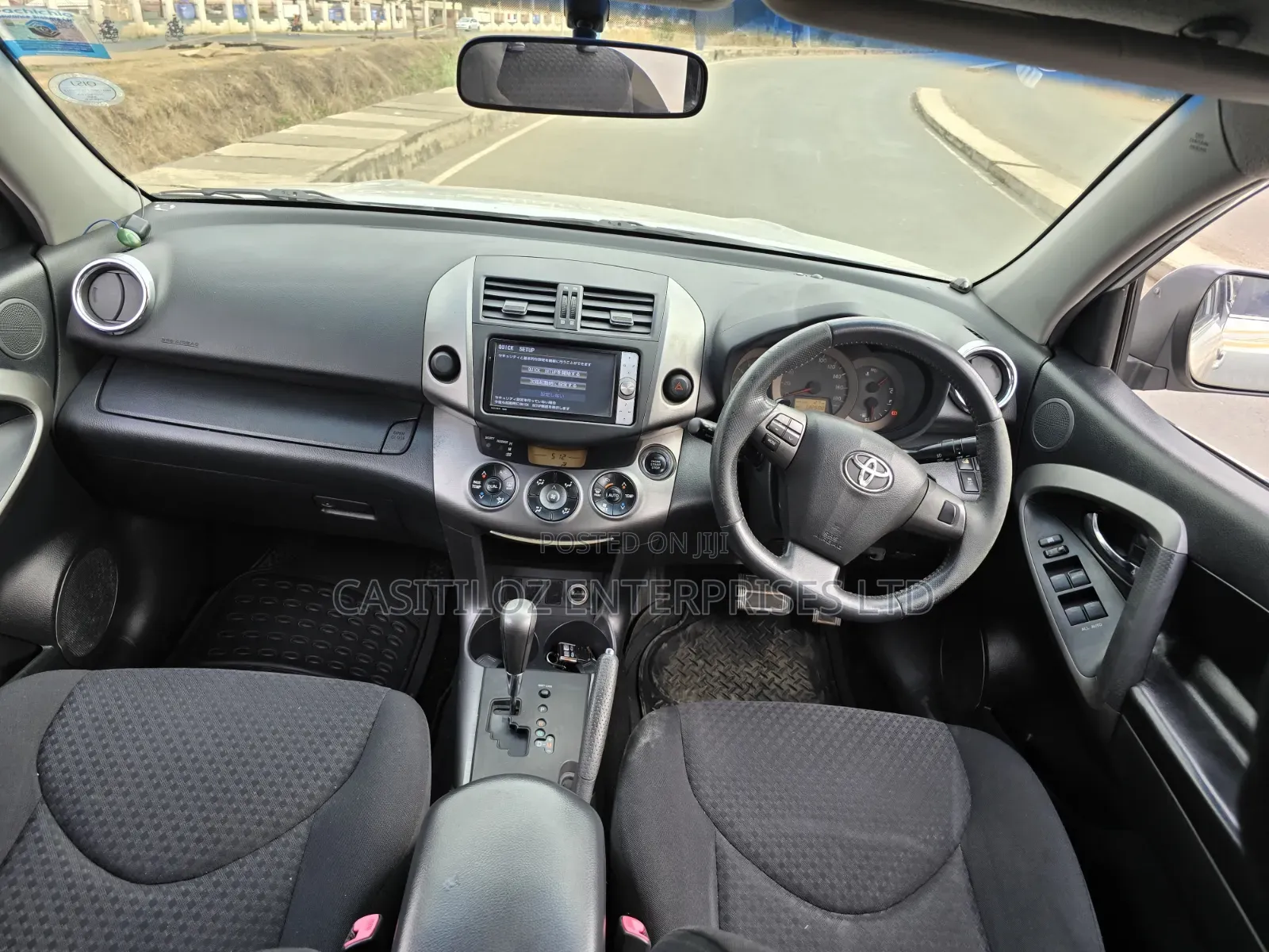 Toyota Vanguard 2010 Silver