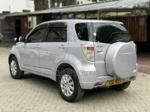Toyota Rush 2011 Silver