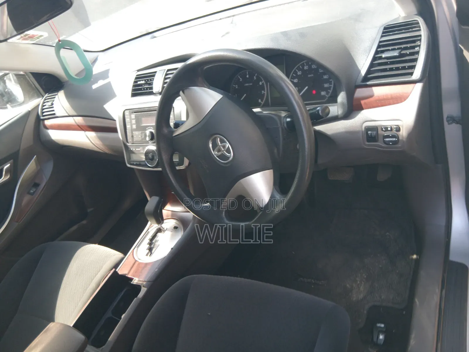 Toyota Premio 2015 Silver