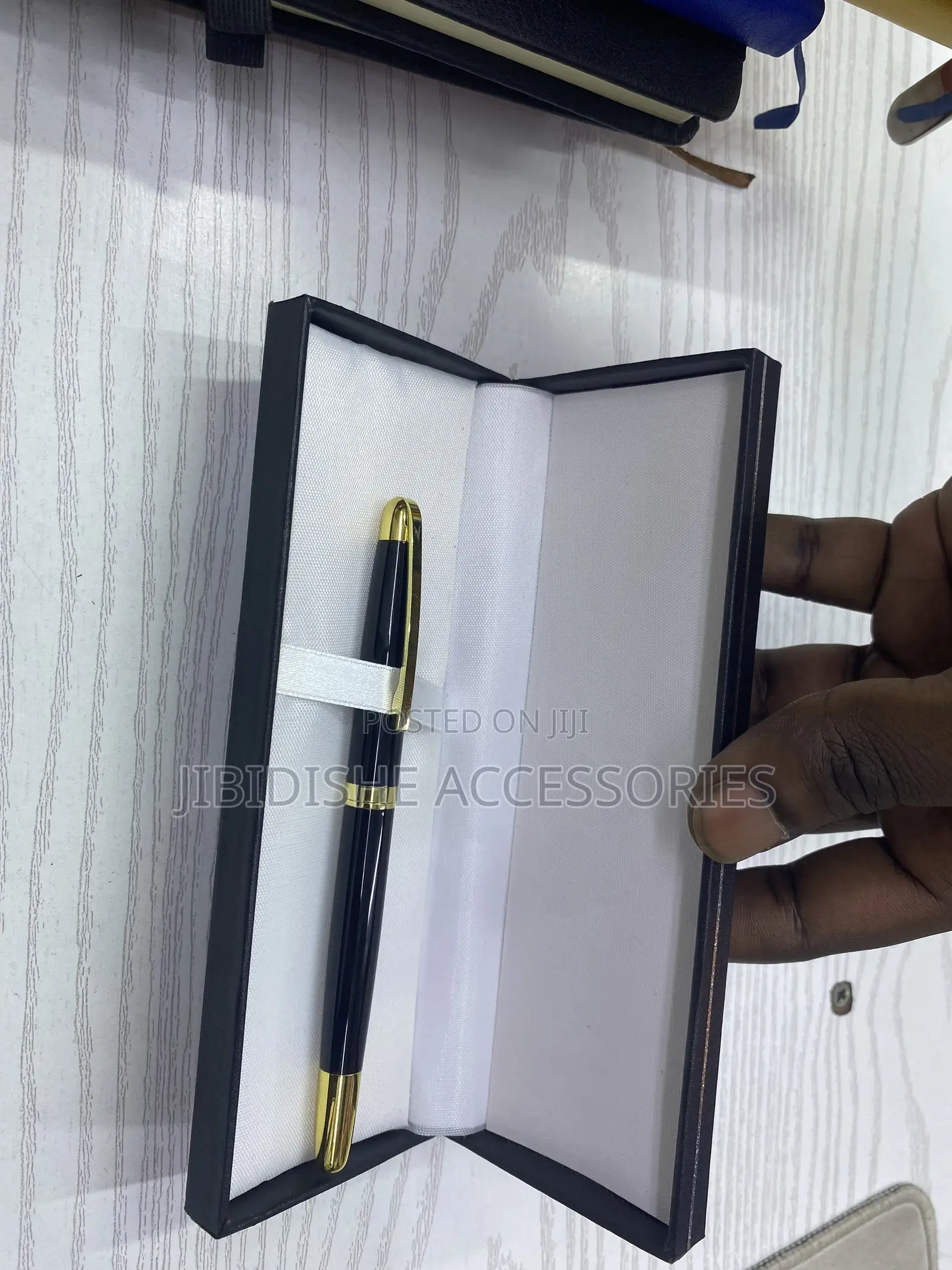 Executive Pen Slim Comes With Casing