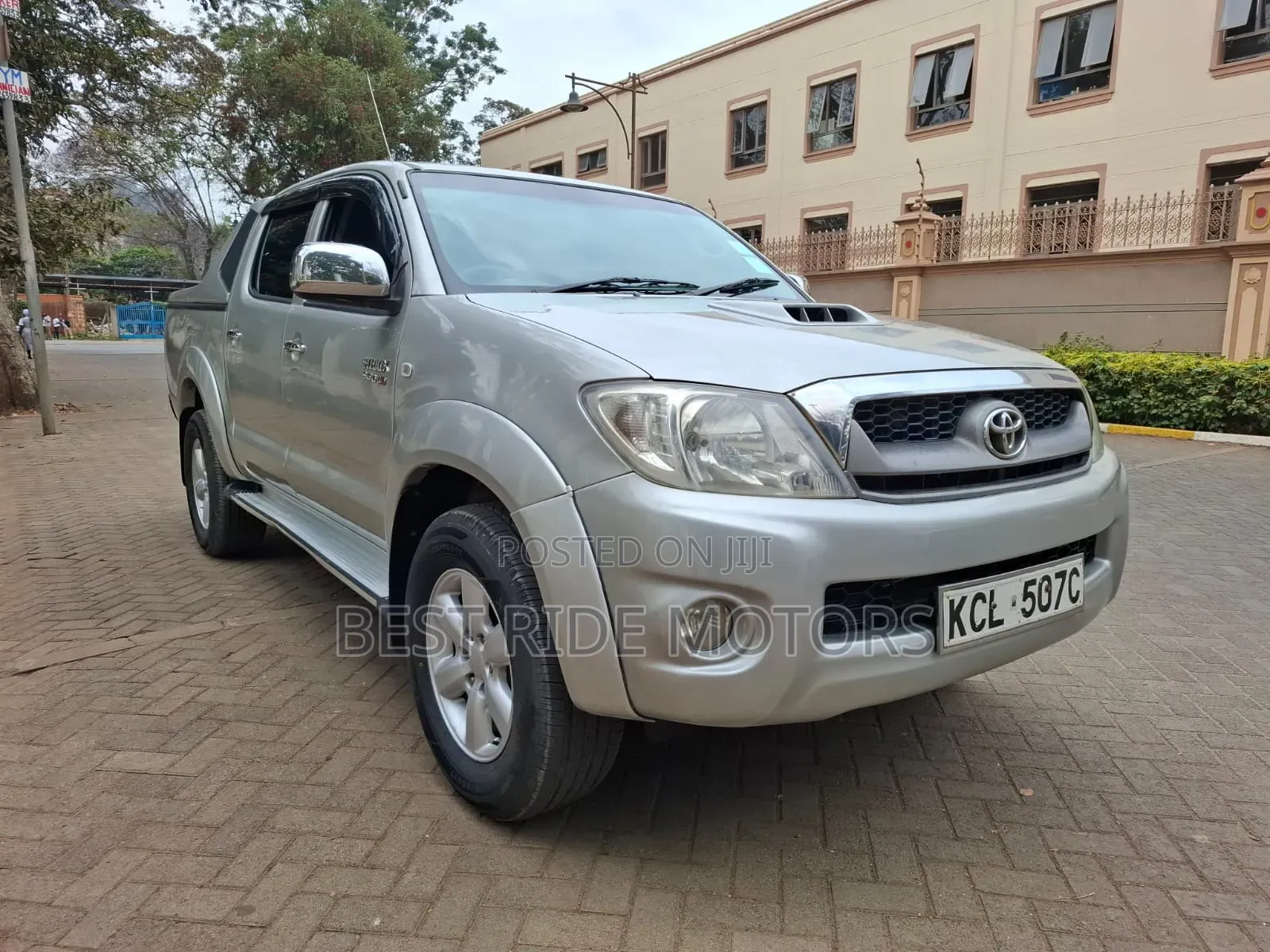 Toyota Hilux 2010 Silver