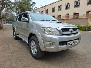 Toyota Hilux 2010 Silver