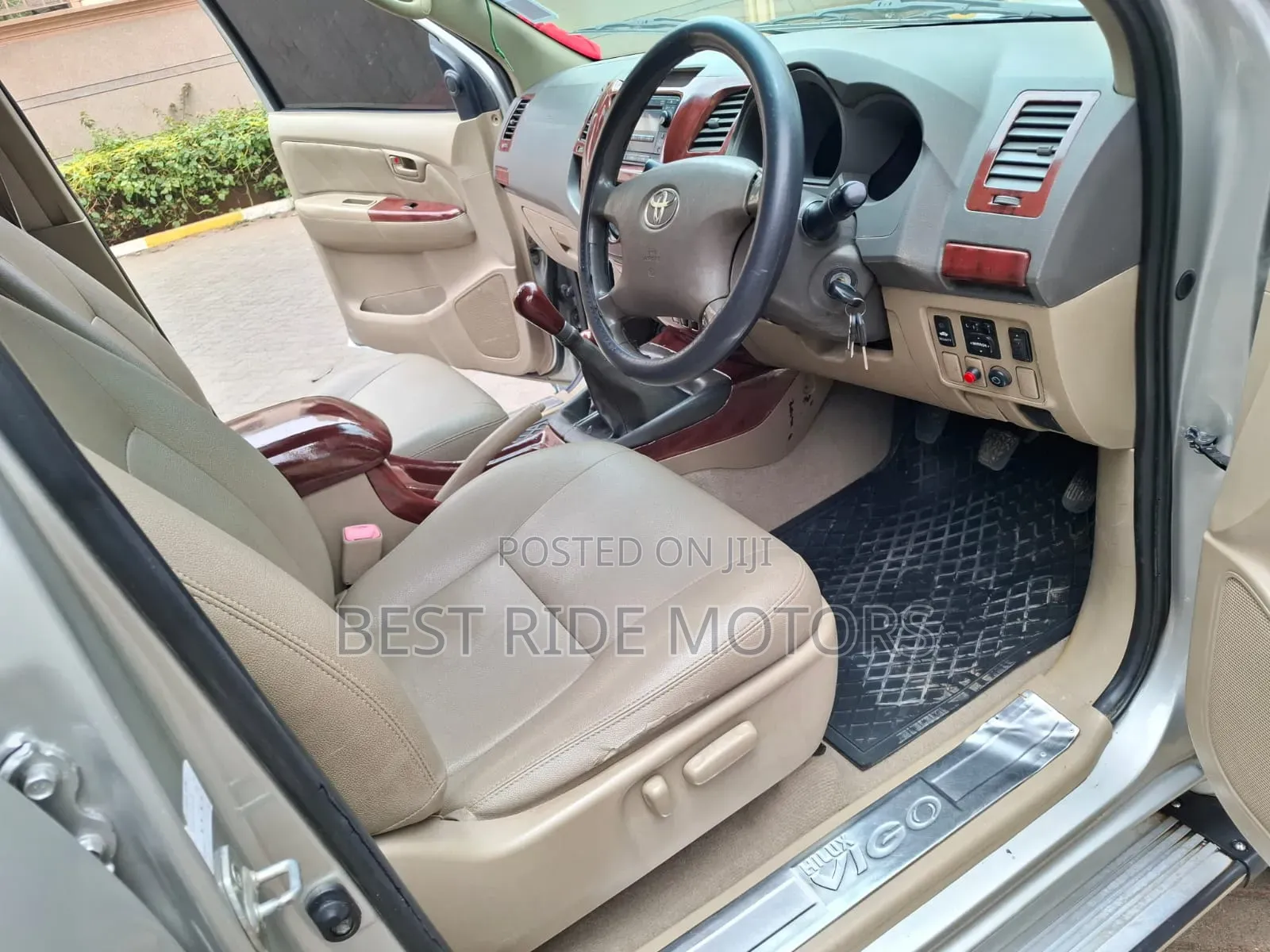 Toyota Hilux 2010 Silver