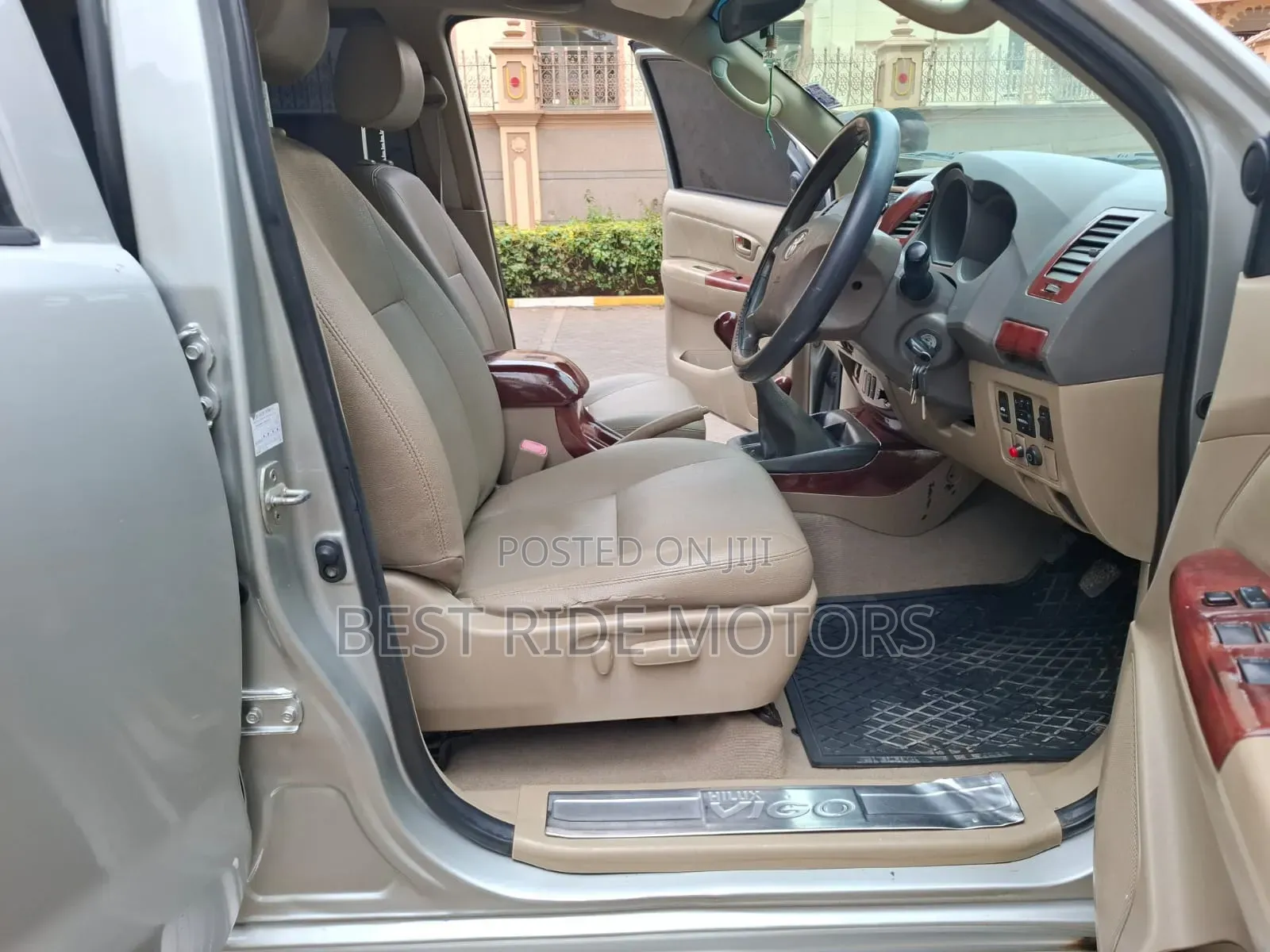 Toyota Hilux 2010 Silver