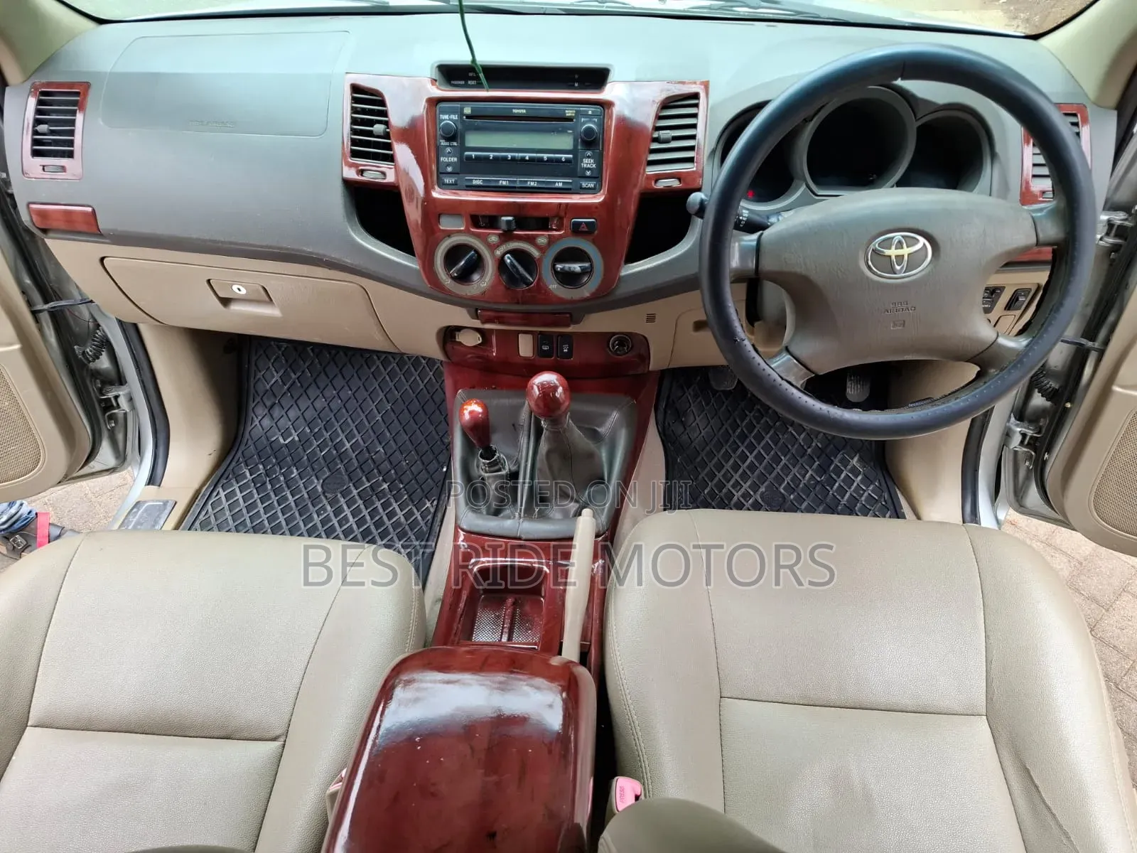 Toyota Hilux 2010 Silver