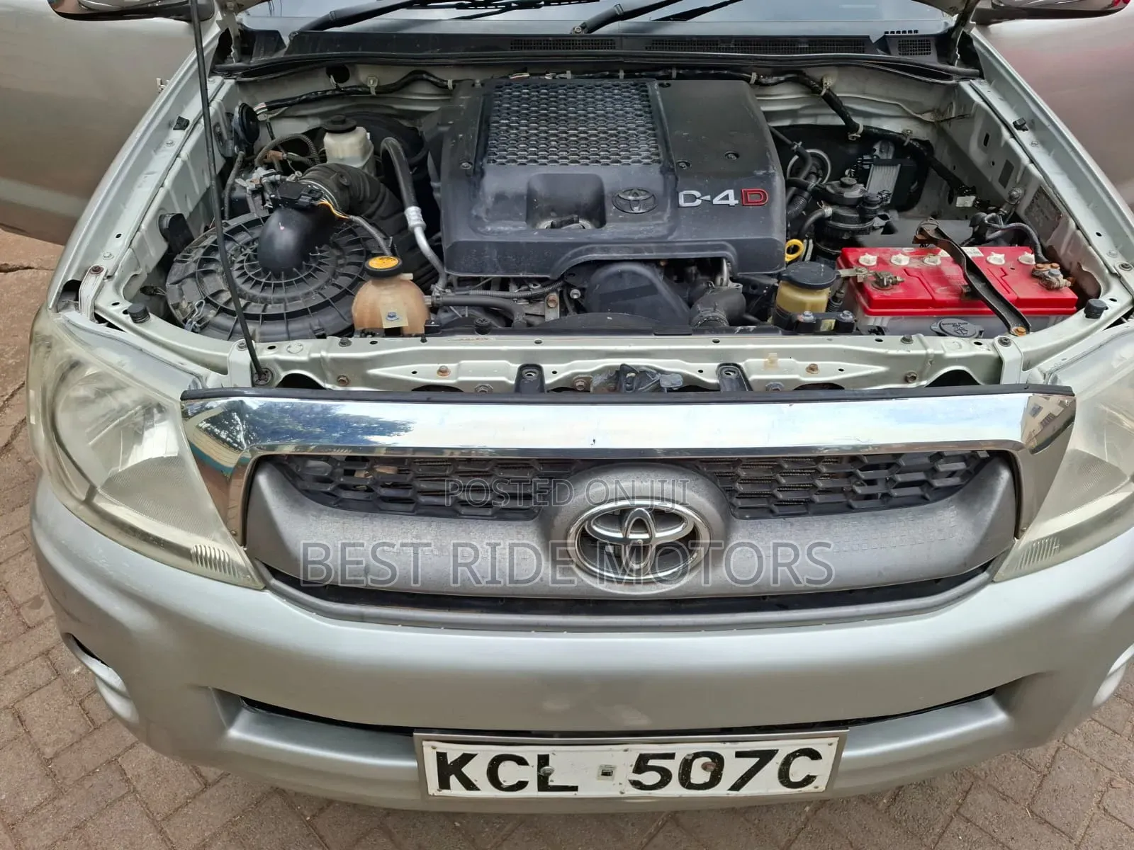 Toyota Hilux 2010 Silver