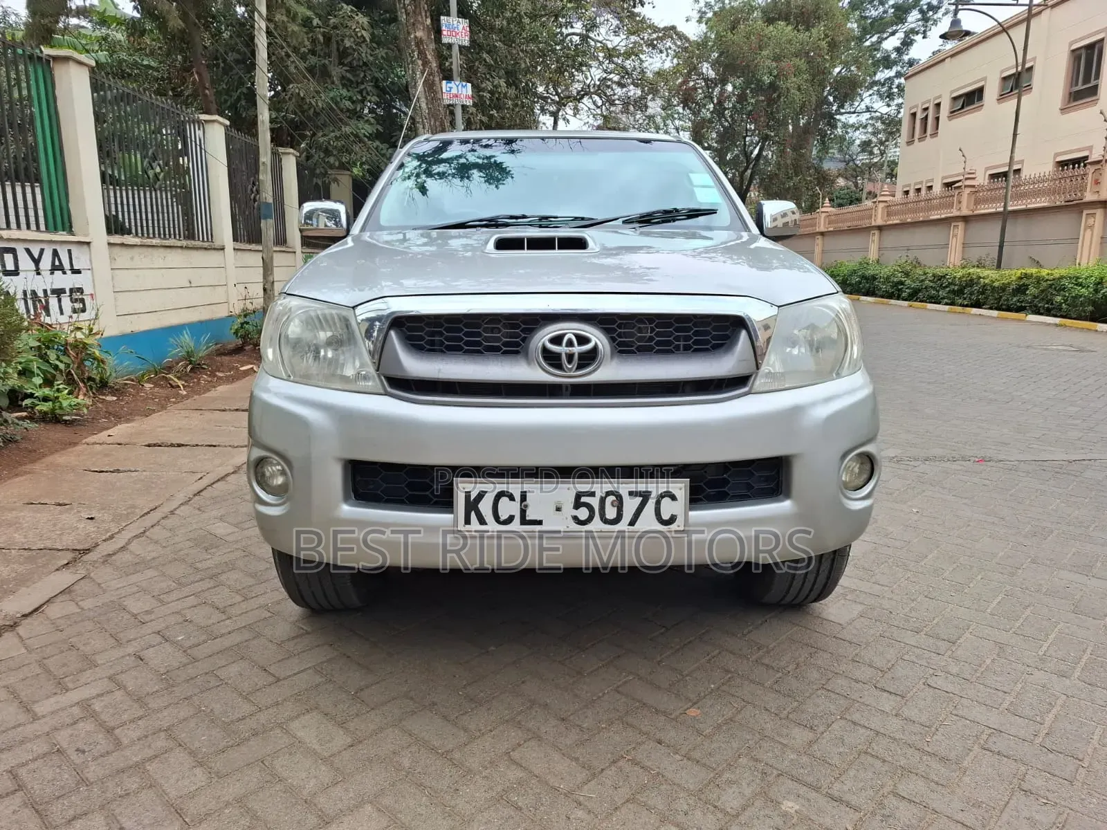Toyota Hilux 2010 Silver