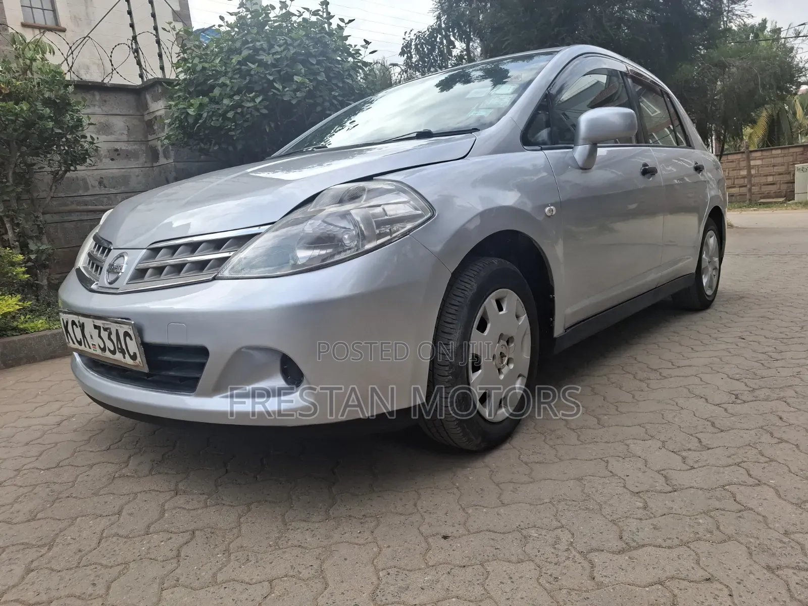 Nissan Tiida 2009 Silver