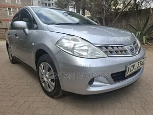 Nissan Tiida 2009 Silver