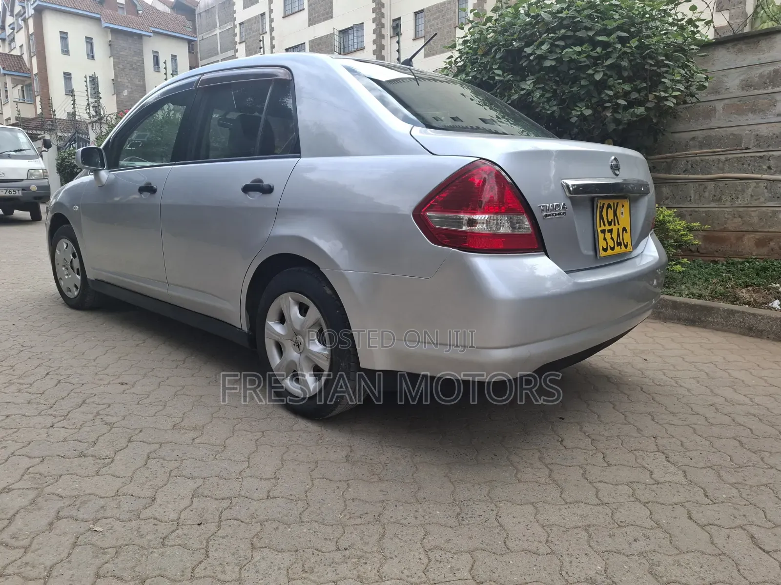 Nissan Tiida 2009 Silver