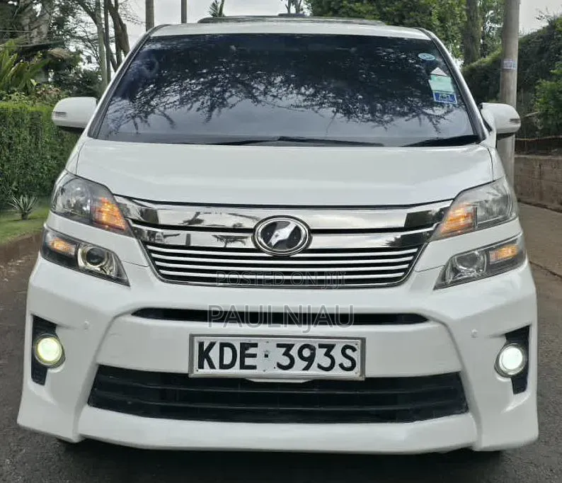 Toyota Vellfire 2017 White